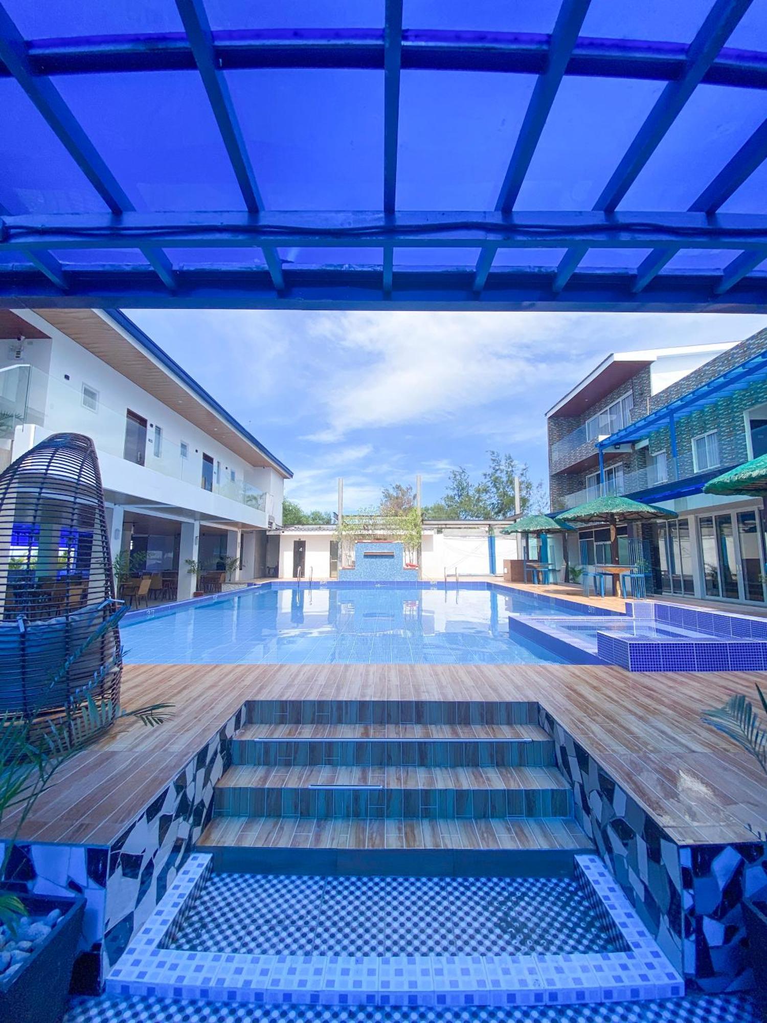 Q Beach Resort Cabangan Exterior photo